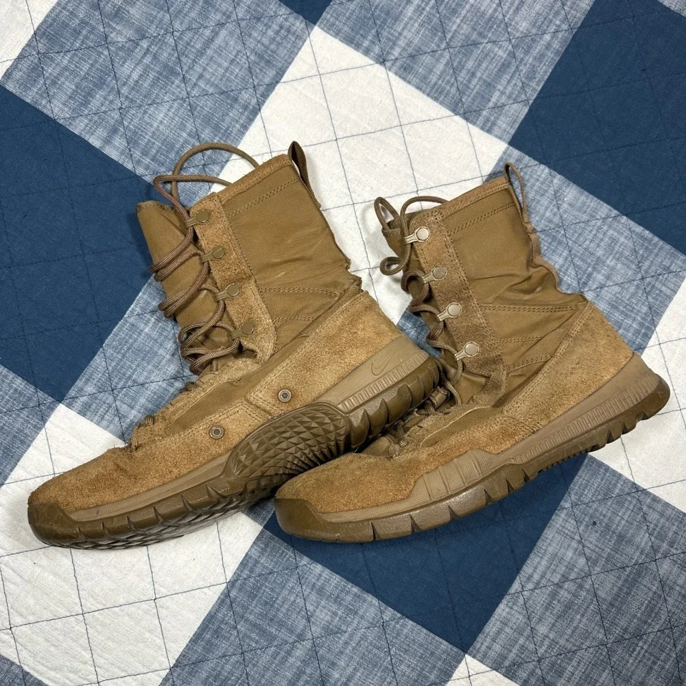 Nike SFB Field 8 Inch Tactical Boots Coyote Brown Mens 8 688974-220